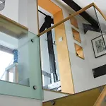 The Old Coach House: Luxury Harbourside Apartment