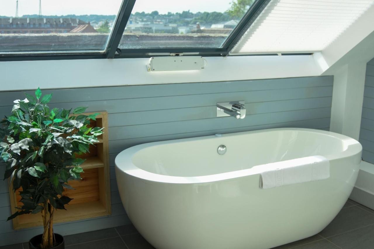 The Old Coach House: Luxury Harbourside Apartment Bristol
