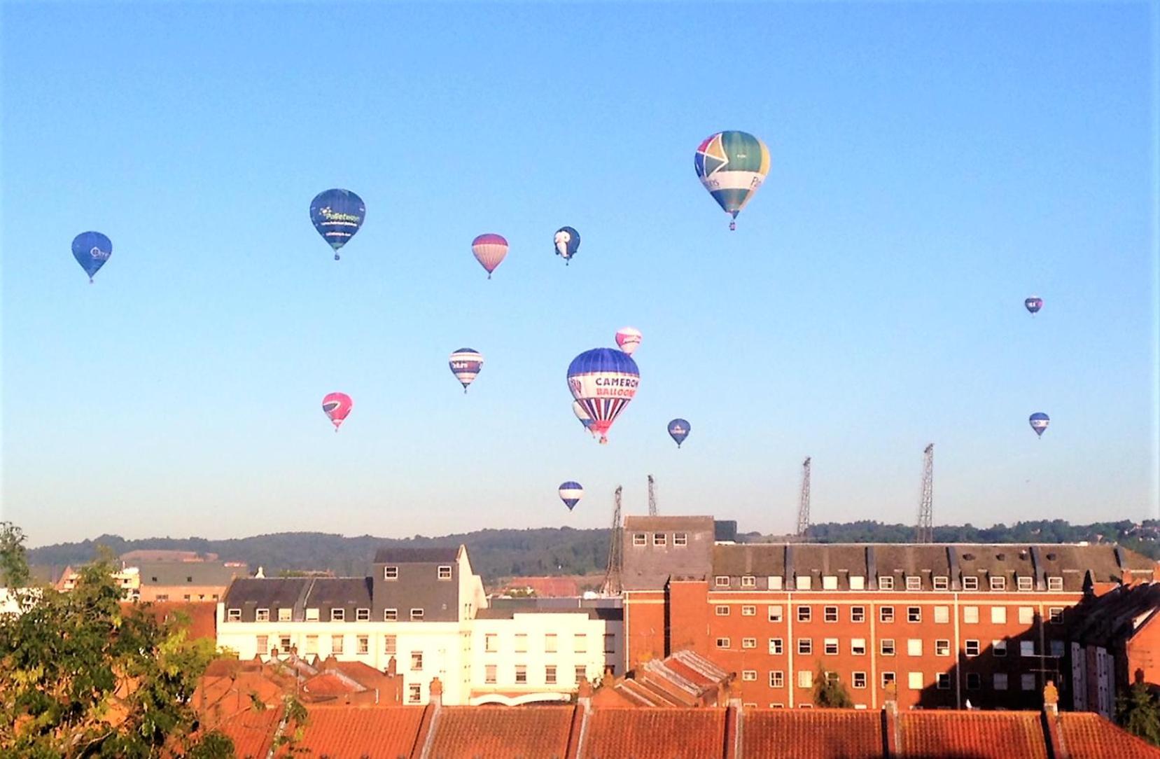 The Old Coach House: Luxury Harbourside Apartment Bristol